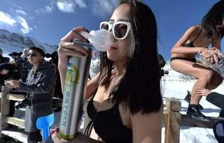 女主播穿比基尼写真,女主播魅力四溢